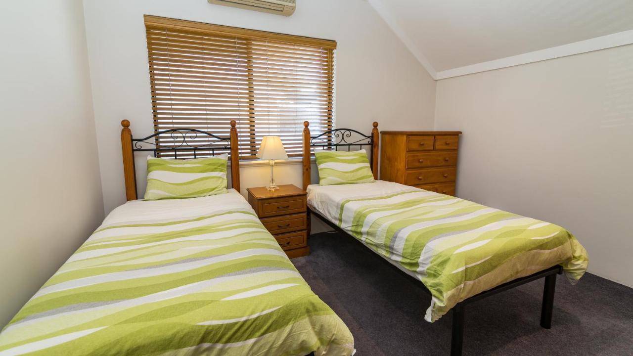 Dowler Apartments Subiaco Пърт Стая снимка