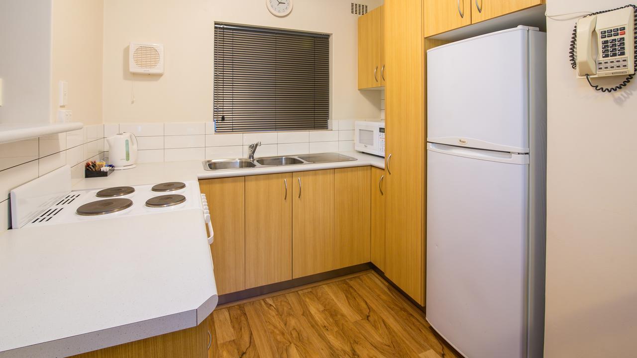Dowler Apartments Subiaco Пърт Екстериор снимка