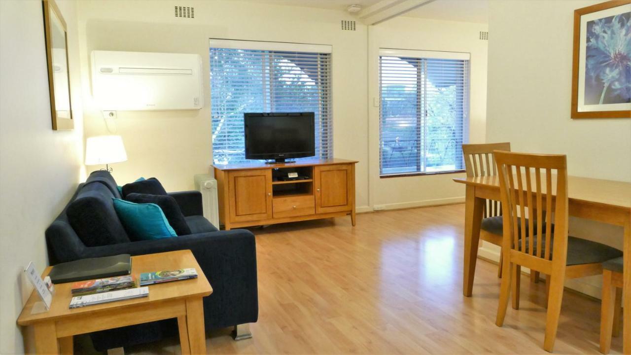 Dowler Apartments Subiaco Пърт Екстериор снимка